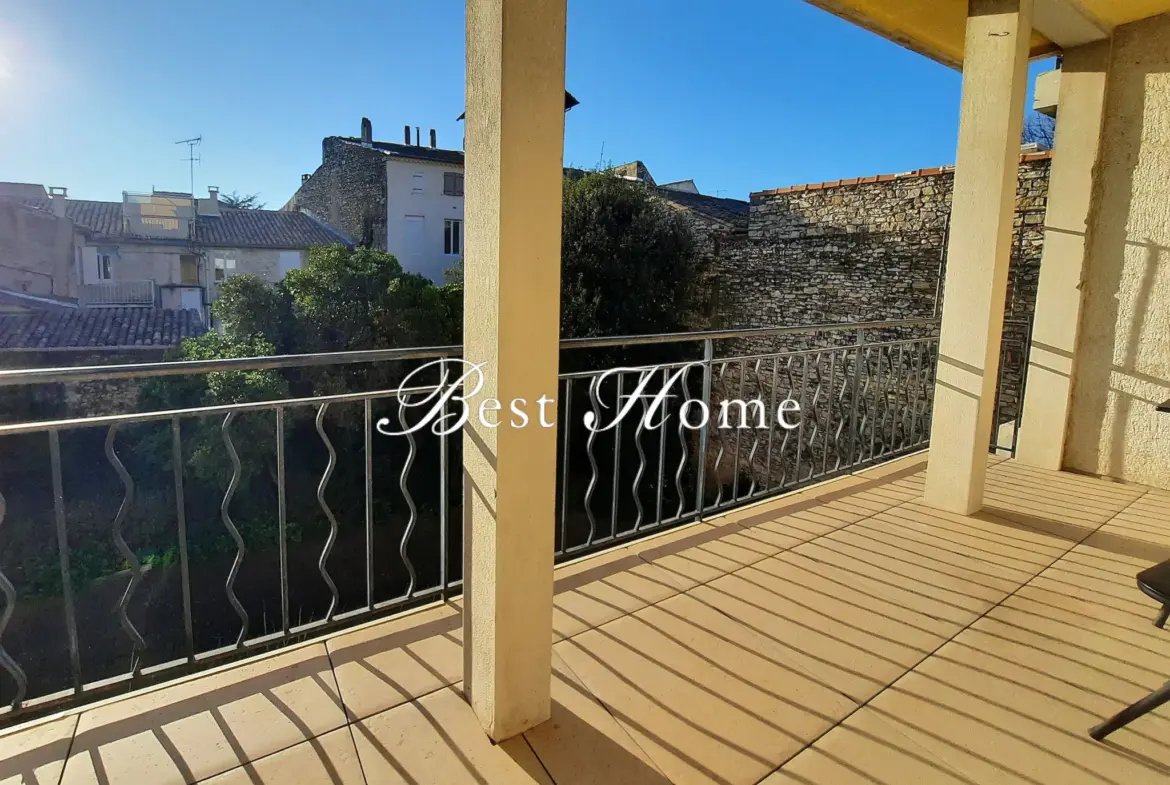 À vendre : Studio meublé avec terrasse à Nîmes Centre 