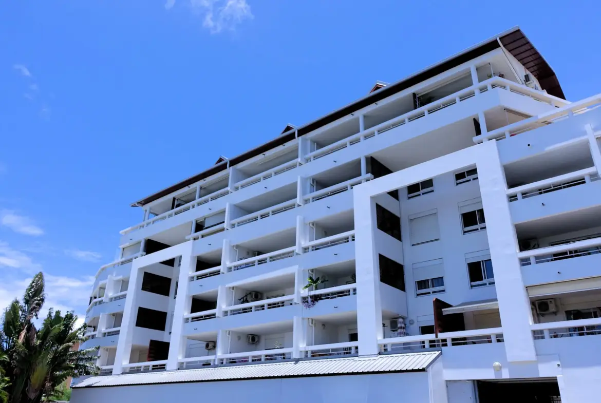 Appartement T2 de 41 m² avec vue mer à St Denis Montgaillard 