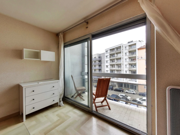 À vendre : Appartement T1 avec terrasse et parking à Grenoble