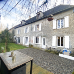 SUPERBE MAISON EN PIERRE À TAURIAC, 5 CHAMBRES AVEC JARDIN