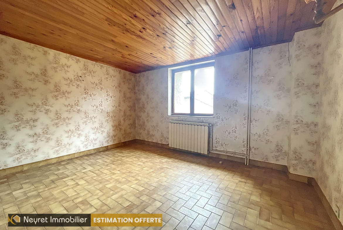 Maison à rénover de 75 m² à Valsonne - 56 000 EUR 