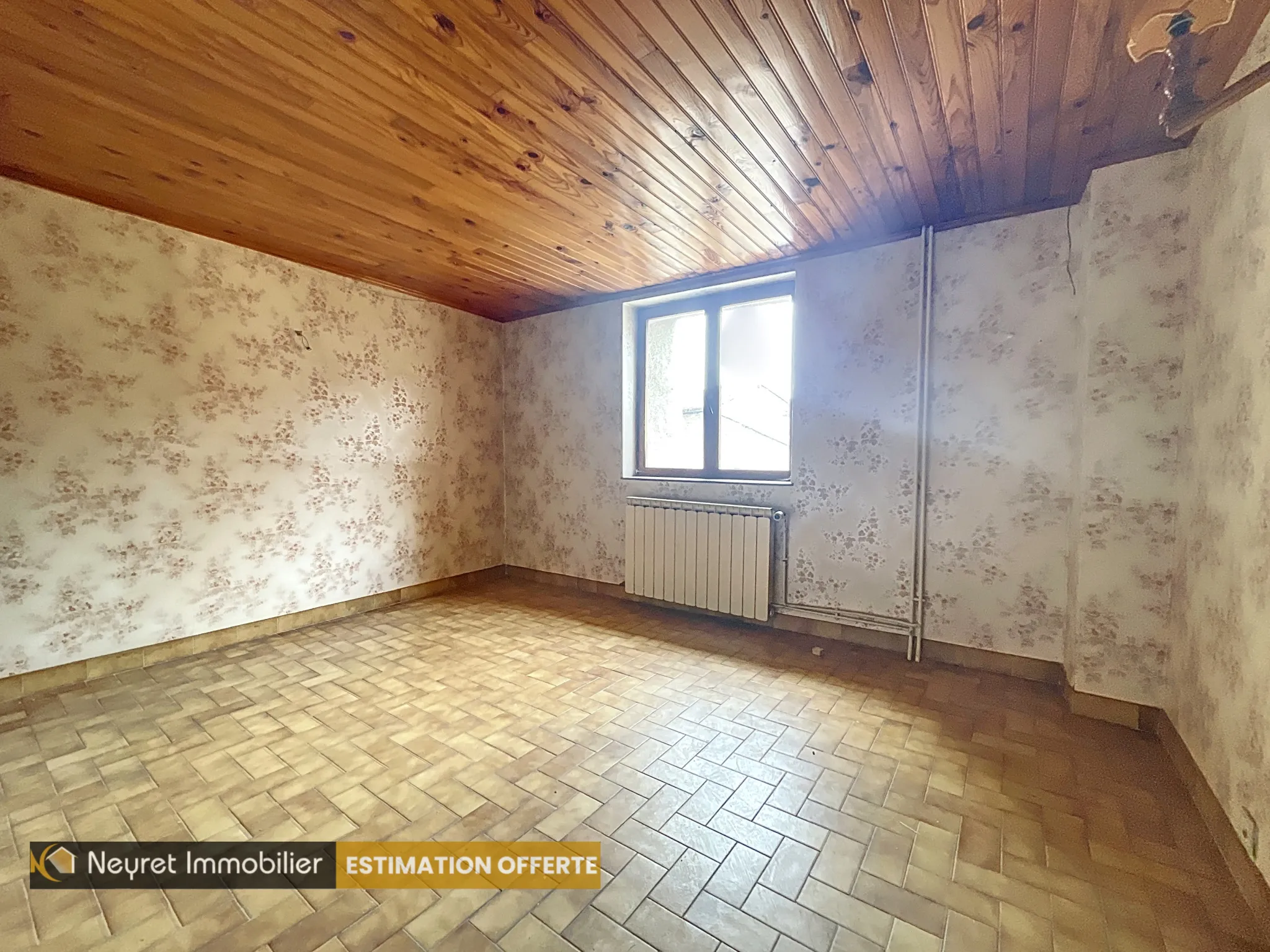 Maison à rénover de 75 m² à Valsonne - 56 000 EUR 