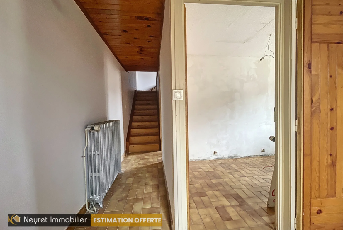 Maison à rénover de 75 m² à Valsonne - 56 000 EUR 