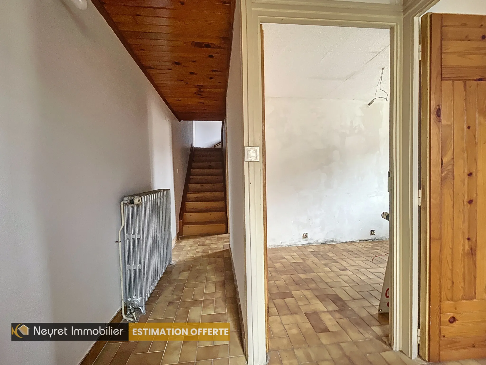 Maison à rénover de 75 m² à Valsonne - 56 000 EUR 