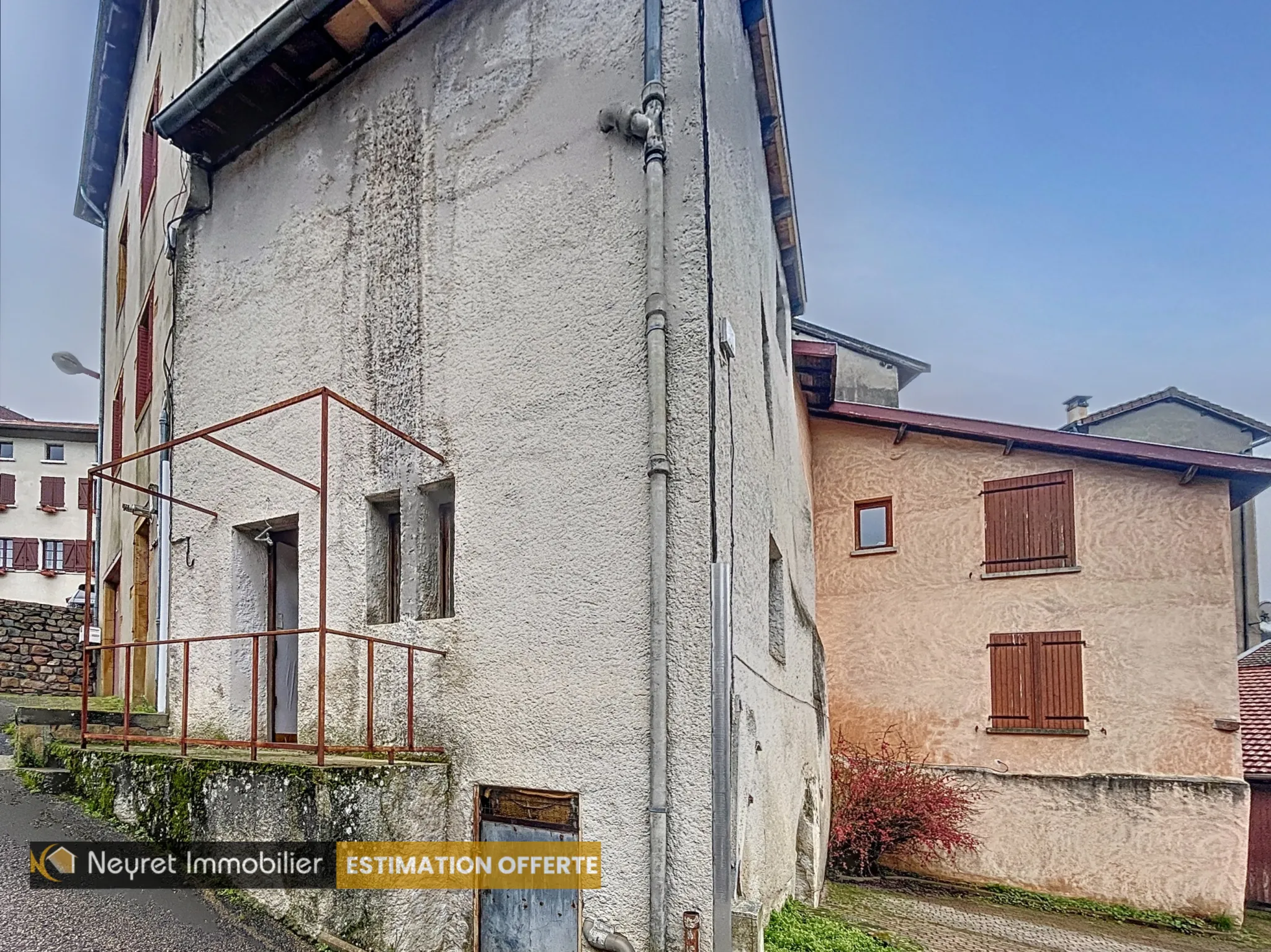 Maison à rénover de 75 m² à Valsonne - 56 000 EUR 