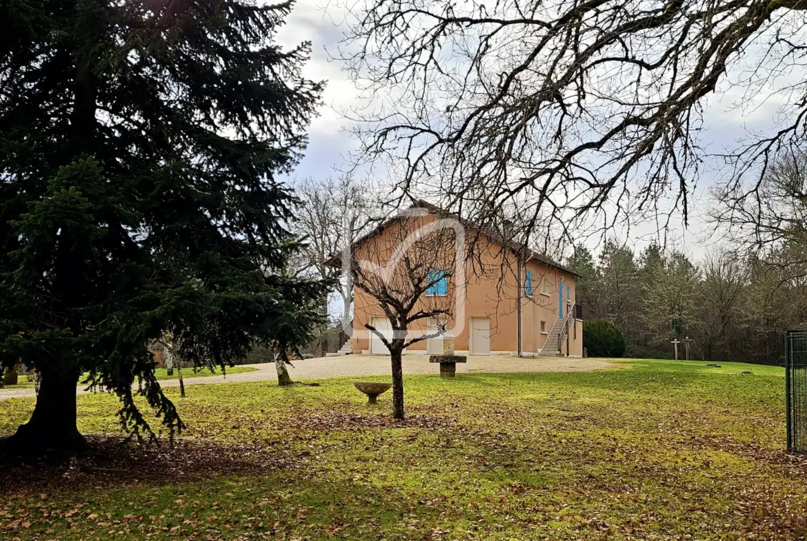 Maison calme à vendre à Savignac les Eglises 