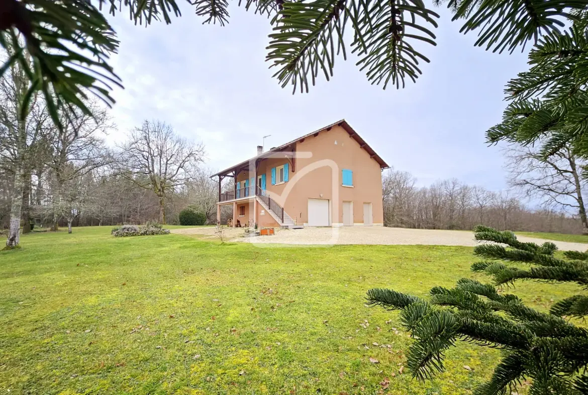 Maison calme à vendre à Savignac les Eglises 