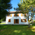 Belle maison à Arpajon sur Cère avec 6 chambres et jardin