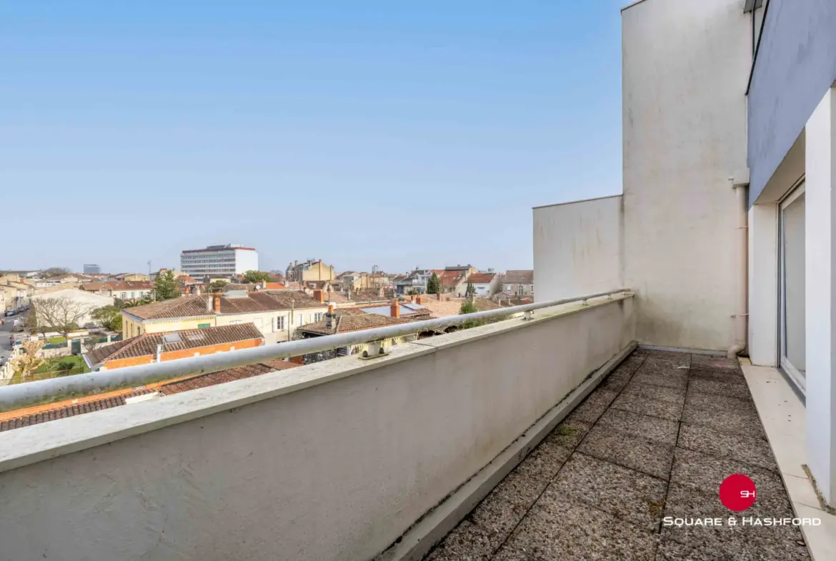 Vaste appartement T1 avec balcon et vue dégagée à Talence 