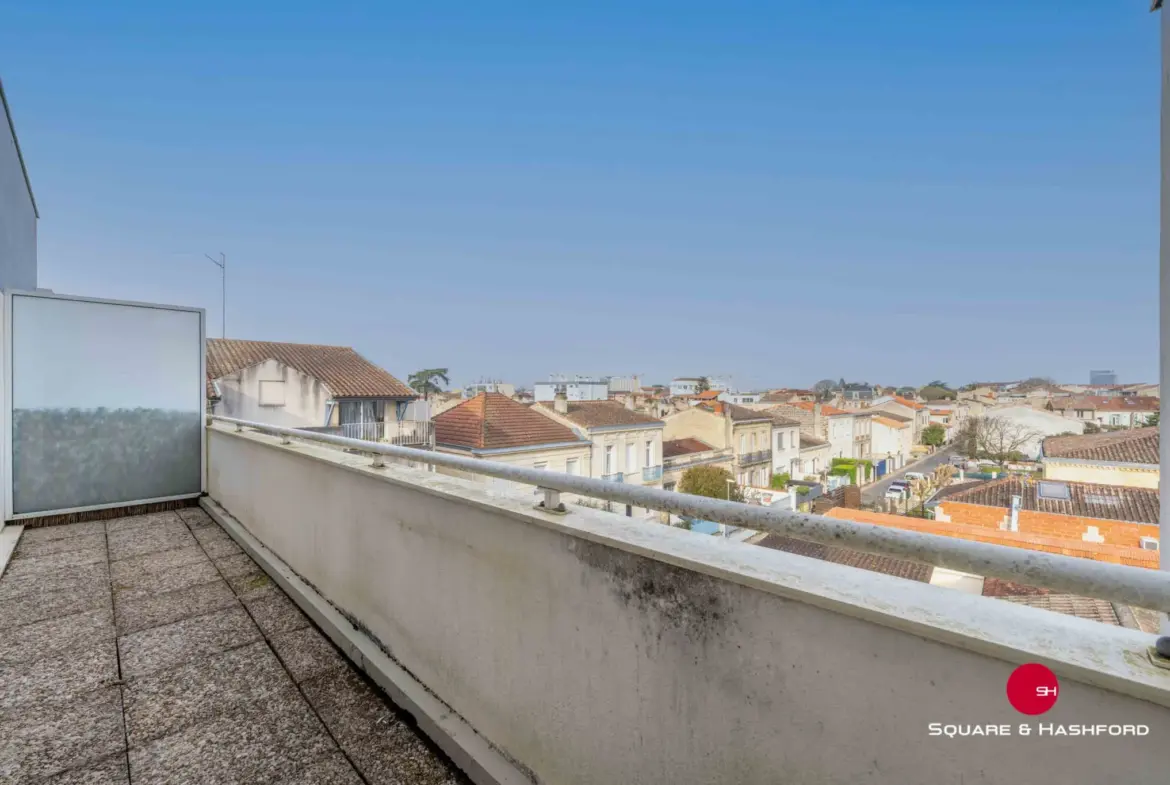 Vaste appartement T1 avec balcon et vue dégagée à Talence 