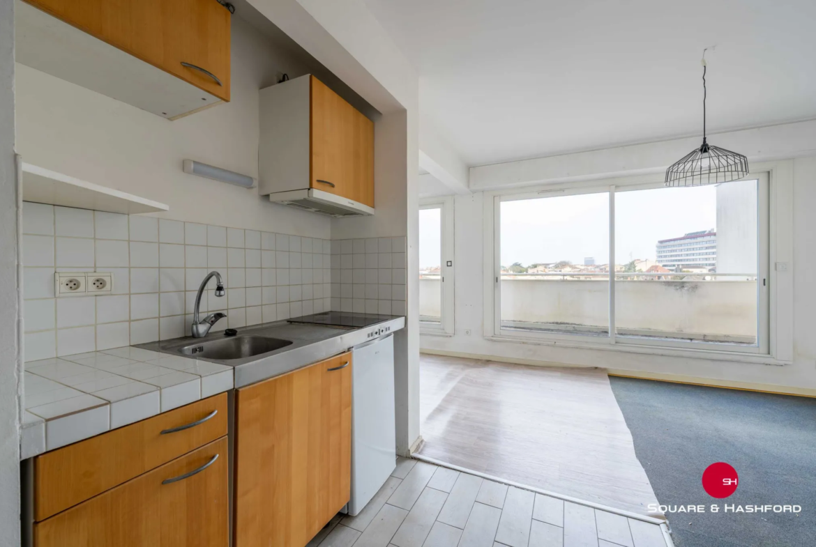 Vaste appartement T1 avec balcon et vue dégagée à Talence 