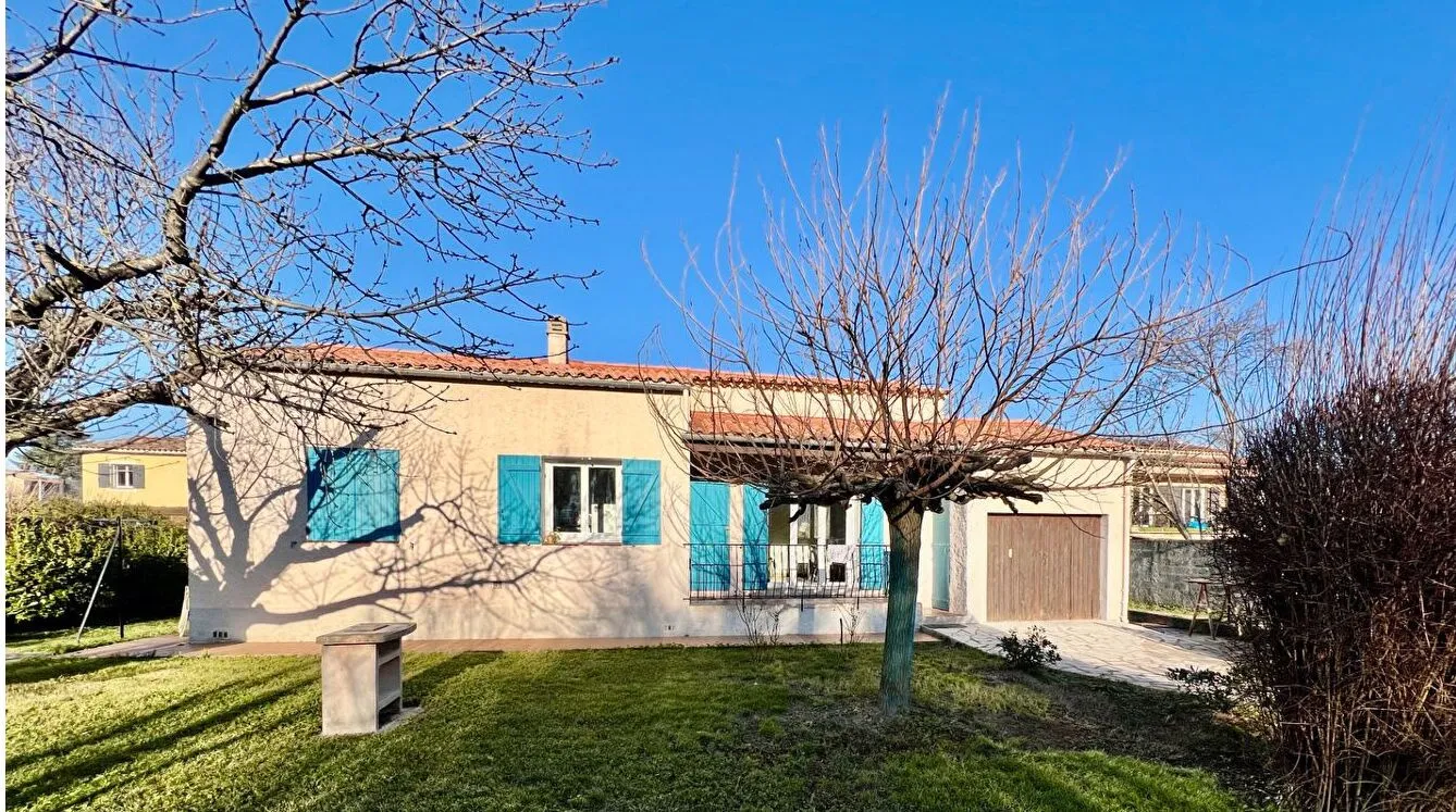 Villa traditionnelle à vendre à Tourves avec garages et projet de construction 