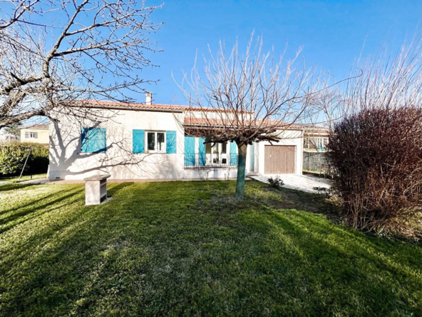 Villa traditionnelle à vendre à Tourves avec garages et projet de construction