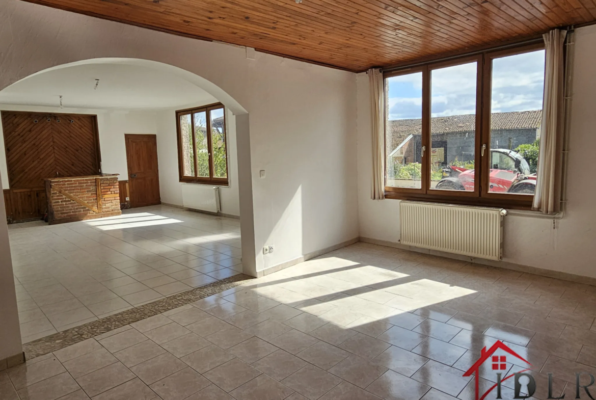 Maison en pierre à vendre à Robert-Magny - 135 m² avec 3 chambres 