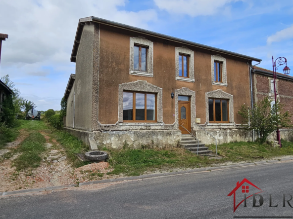 Maison en pierre à vendre à Robert-Magny - 135 m² avec 3 chambres