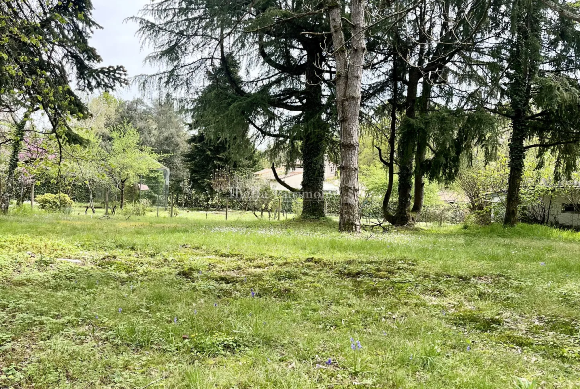 Terrain à bâtir à Saint Denis de Pile - 957 m² 