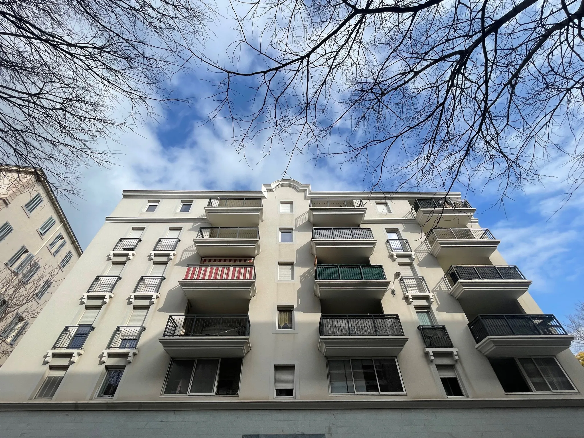 Appartement 3 pièces lumineux à Toulon avec garage en option 