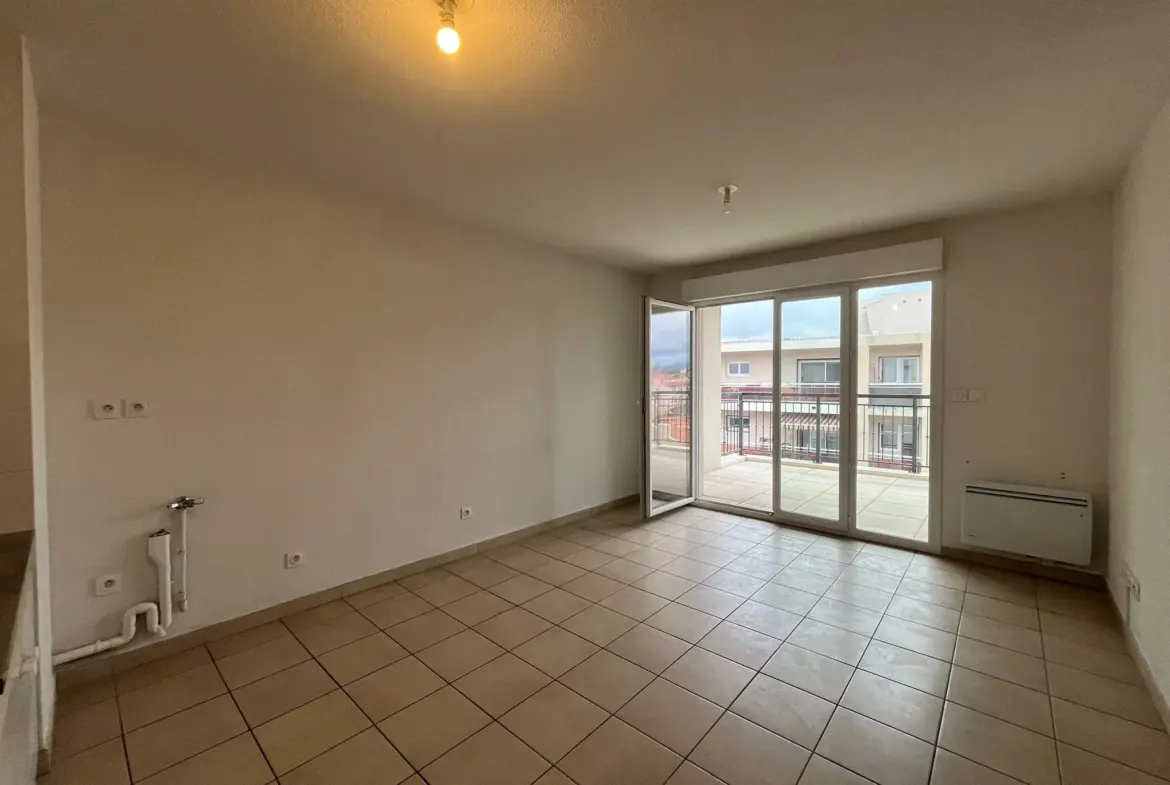 Appartement lumineux 3 pièces à vendre à Toulon avec garage 