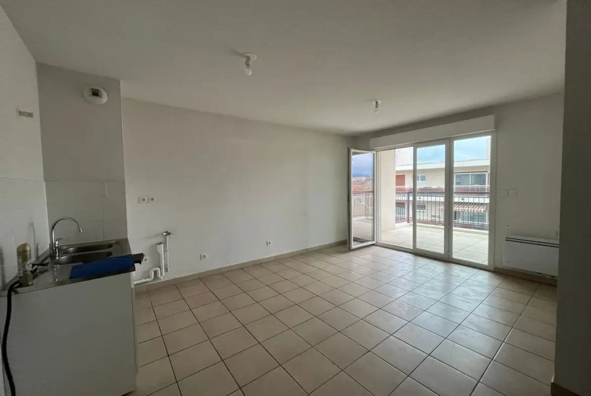 Appartement lumineux 3 pièces à vendre à Toulon avec garage 