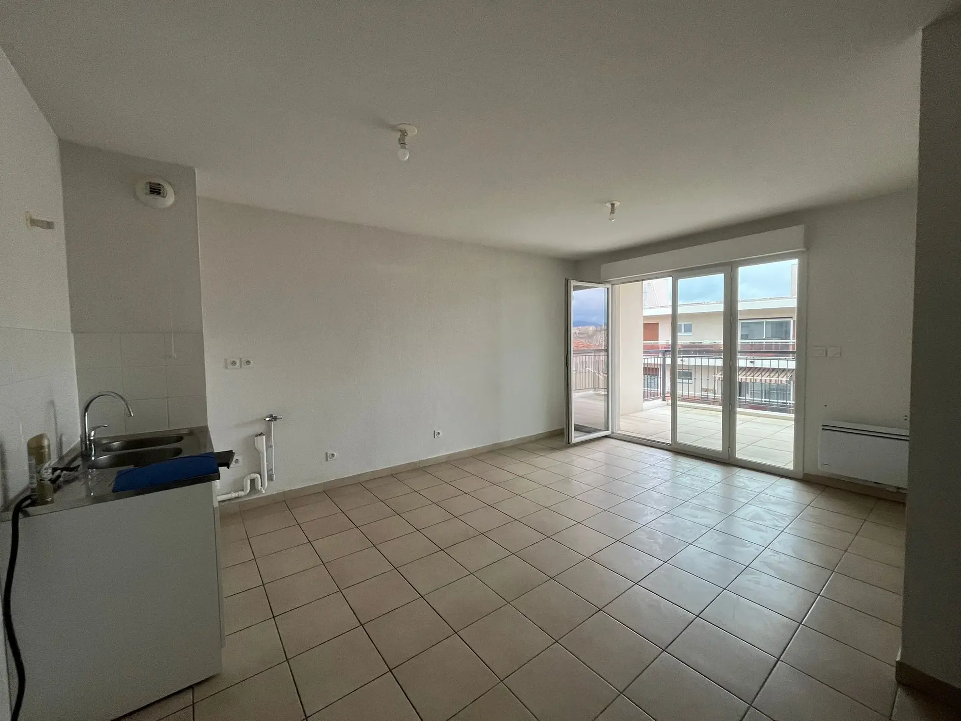 Appartement lumineux 3 pièces à vendre à Toulon avec garage 