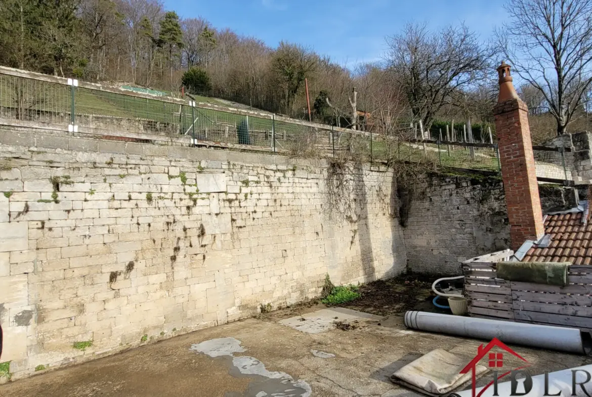 Maison à Chevillon avec Potentiel à Aménager 