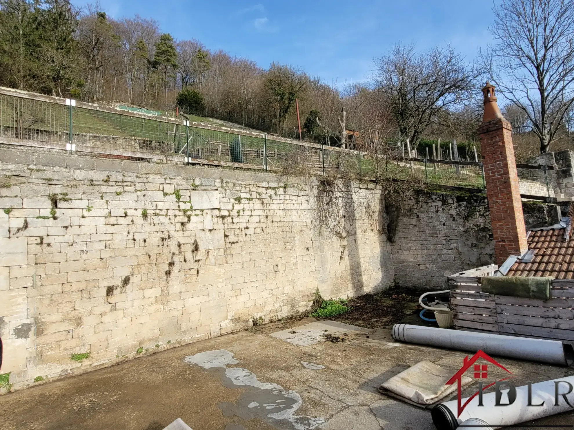 Maison à Chevillon avec Potentiel à Aménager 