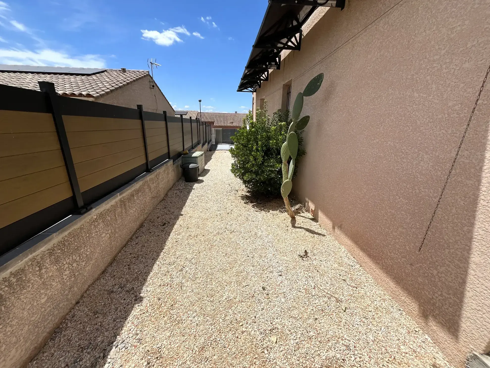 Maison de plain-pied T4 rénovée avec piscine à Murviel-les-Béziers 