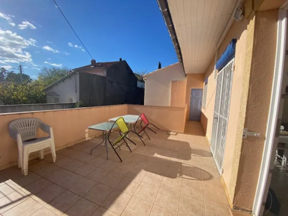 À vendre : T2 bis rénové avec terrasse à Nîmes