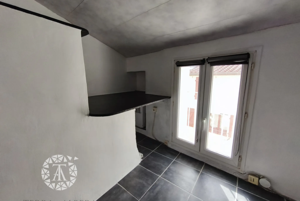 Maison de village rénovée à vendre - T3 de 53 m² à Bages 