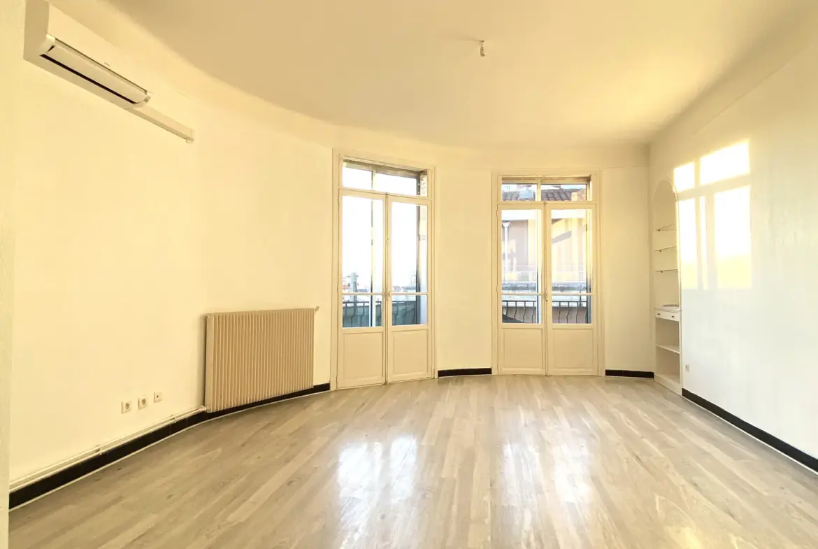 Appartement lumineux T3 à vendre au jardin des remparts à Perpignan 