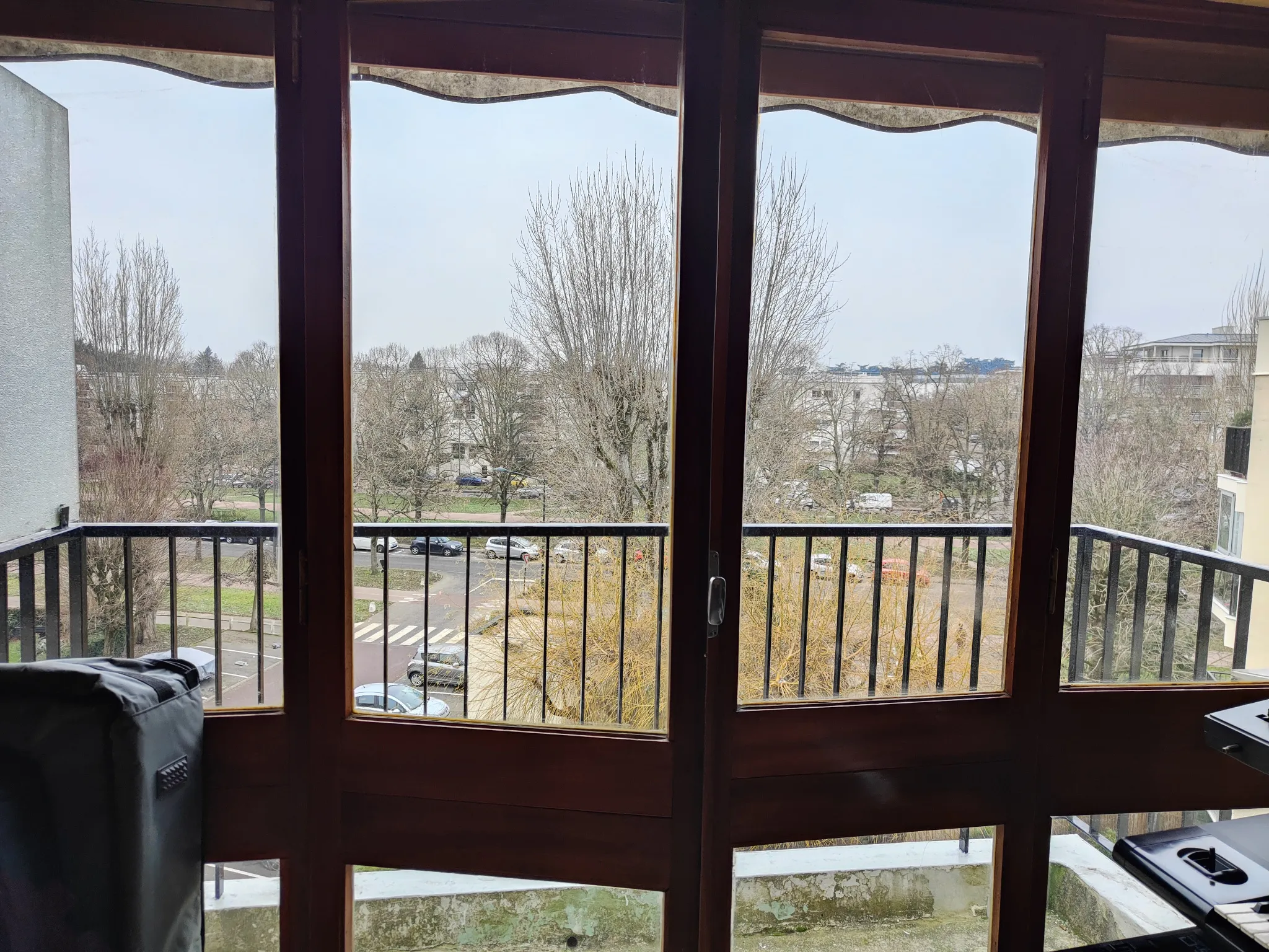 Studio à vendre au Chesnay (78) avec vue dégagée sur la verdure 