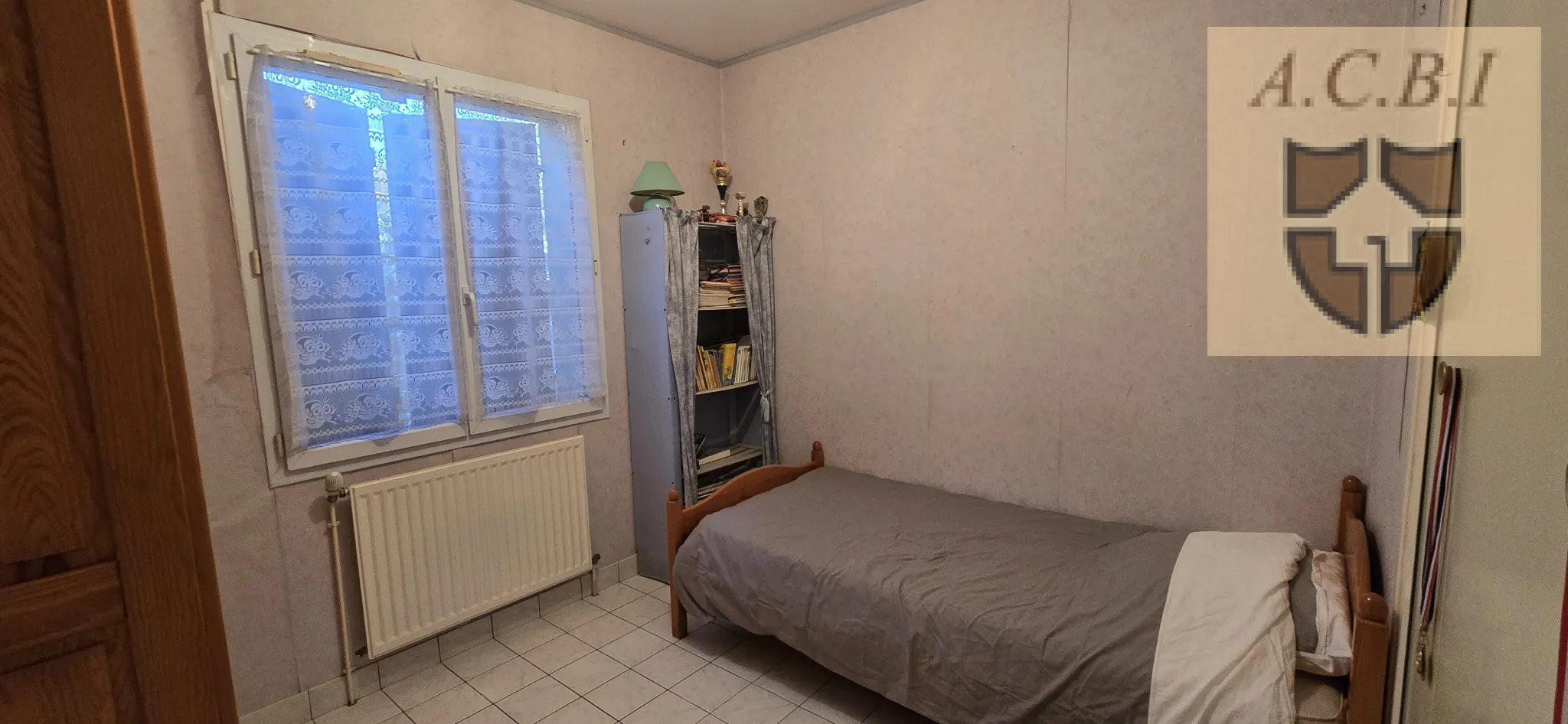 Pavillon à vendre au centre d'Oucques - 5 chambres avec jardin 