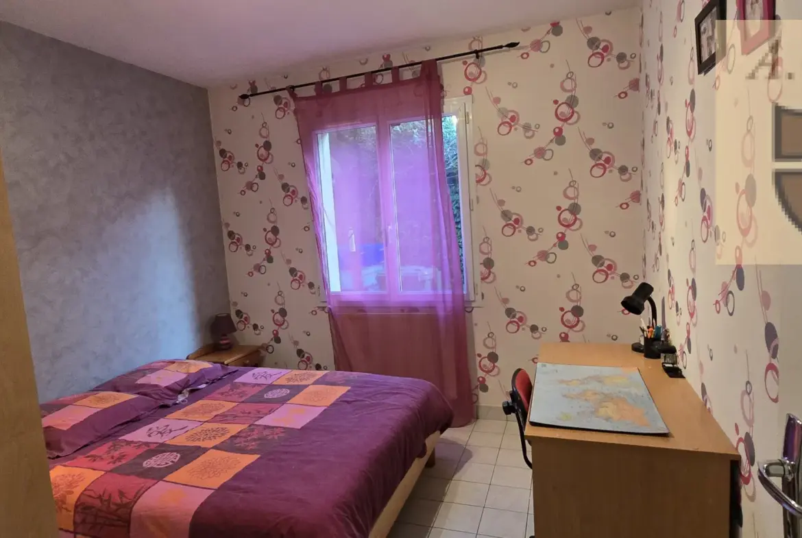 Pavillon à vendre au centre d'Oucques - 5 chambres avec jardin 