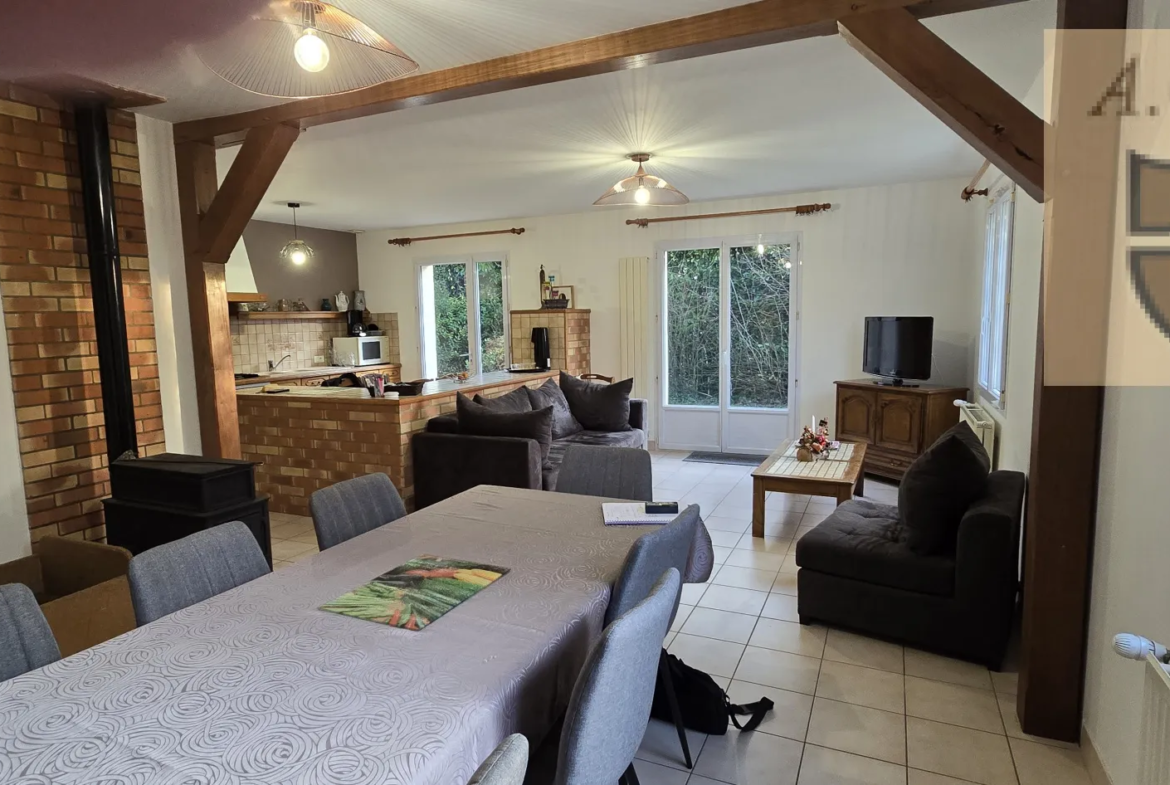 Pavillon à vendre au centre d'Oucques - 5 chambres avec jardin 