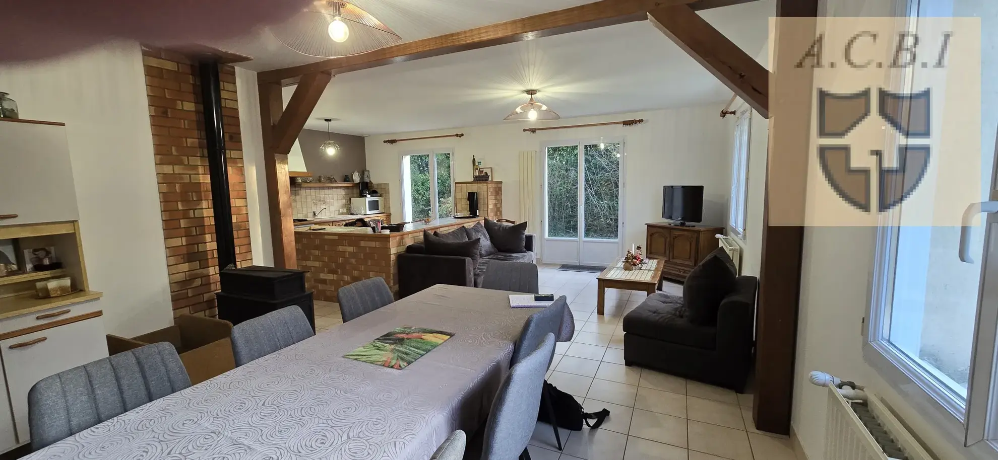 Pavillon à vendre au centre d'Oucques - 5 chambres avec jardin 