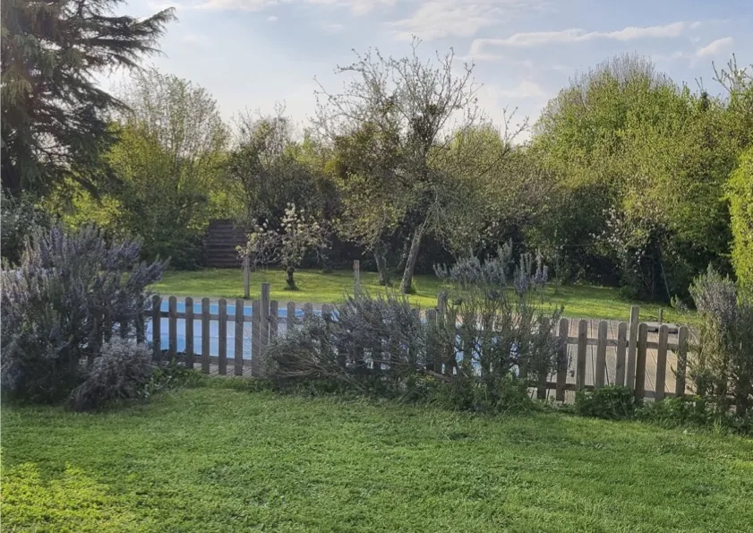 Charmante maison à Saint Juire Champgillon avec piscine 