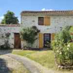 Charmante maison à Saint Juire Champgillon avec piscine