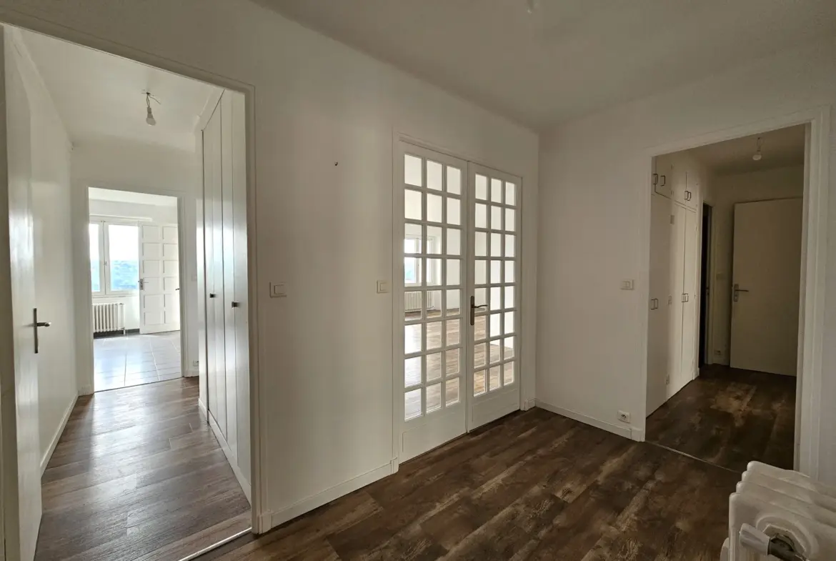 Appartement T4 lumineux de 116 m2 à Rodez avec terrasse 