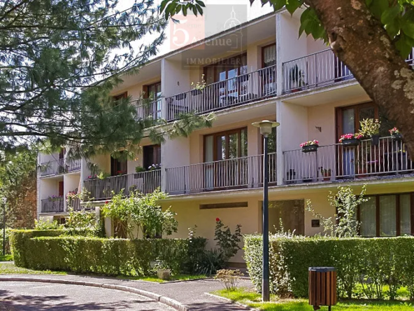 Appartement à vendre de 79 m² à Chantilly avec balcon et garage