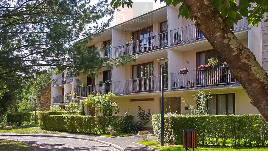 Appartement à vendre de 79 m² à Chantilly avec balcon et garage 