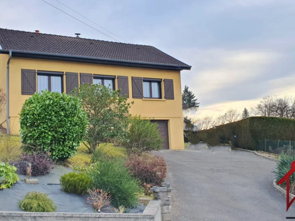 Maison individuelle avec 4 chambres et piscine à Novillars