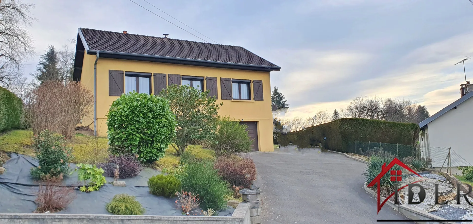 Maison individuelle avec 4 chambres et piscine à Novillars 