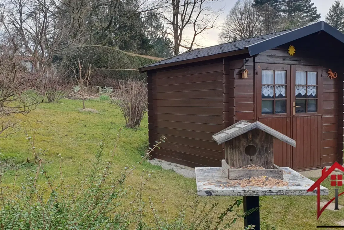 Maison individuelle avec 4 chambres et piscine à Novillars 