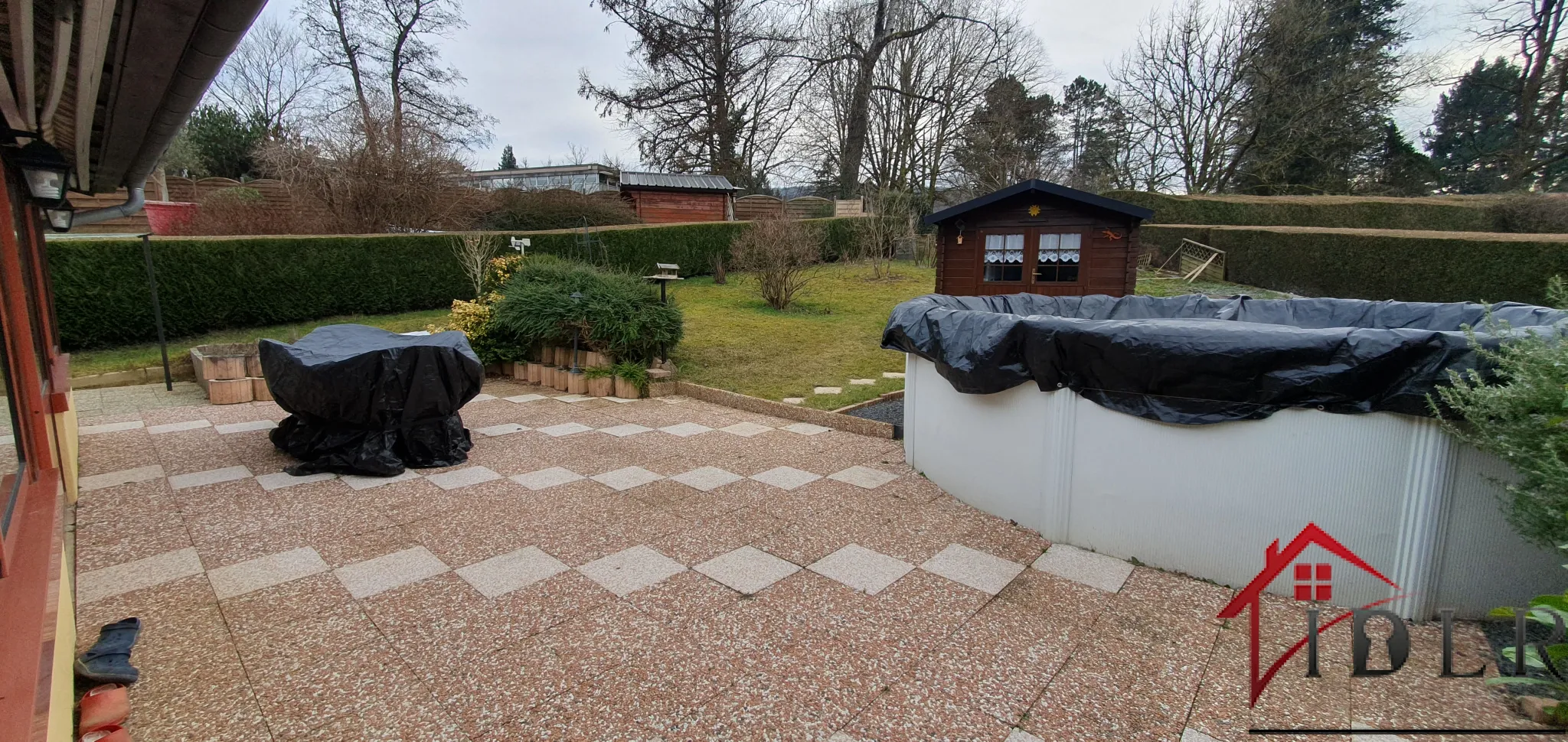 Maison individuelle avec 4 chambres et piscine à Novillars 