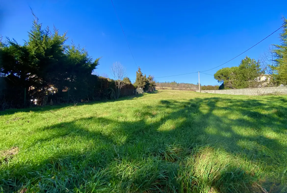 Terrain constructible de 1346 m² à Saint-Marcel-lès-Annonay avec vue dégagée 