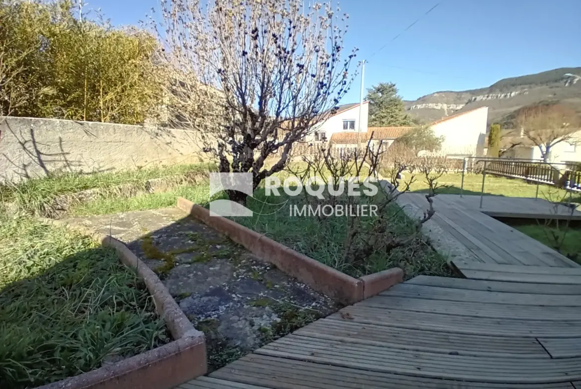 Maison T5 à vendre à Millau - Charmante et fonctionnelle 