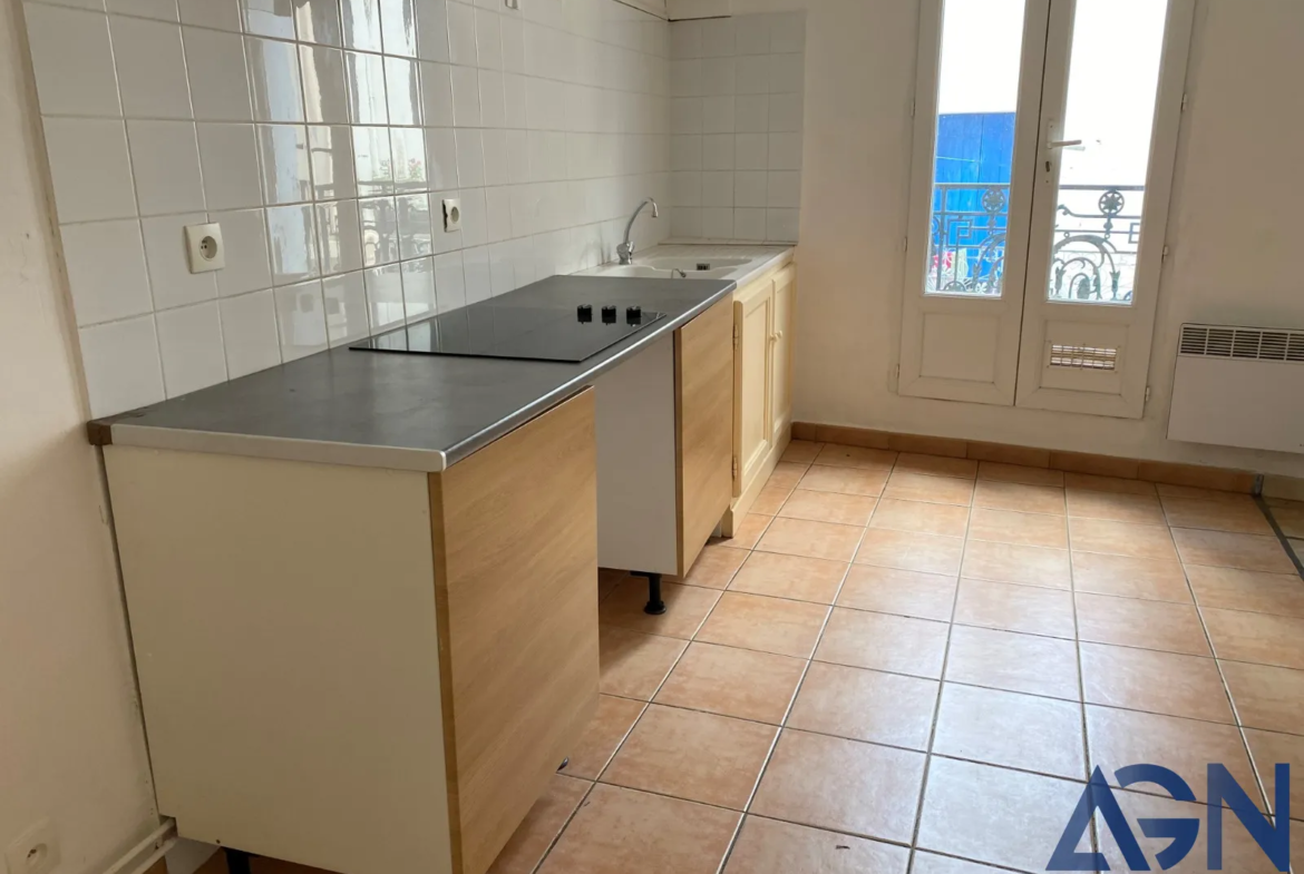 À vendre : Appartement 2 pièces de 45,71 m² avec cour à Béziers 