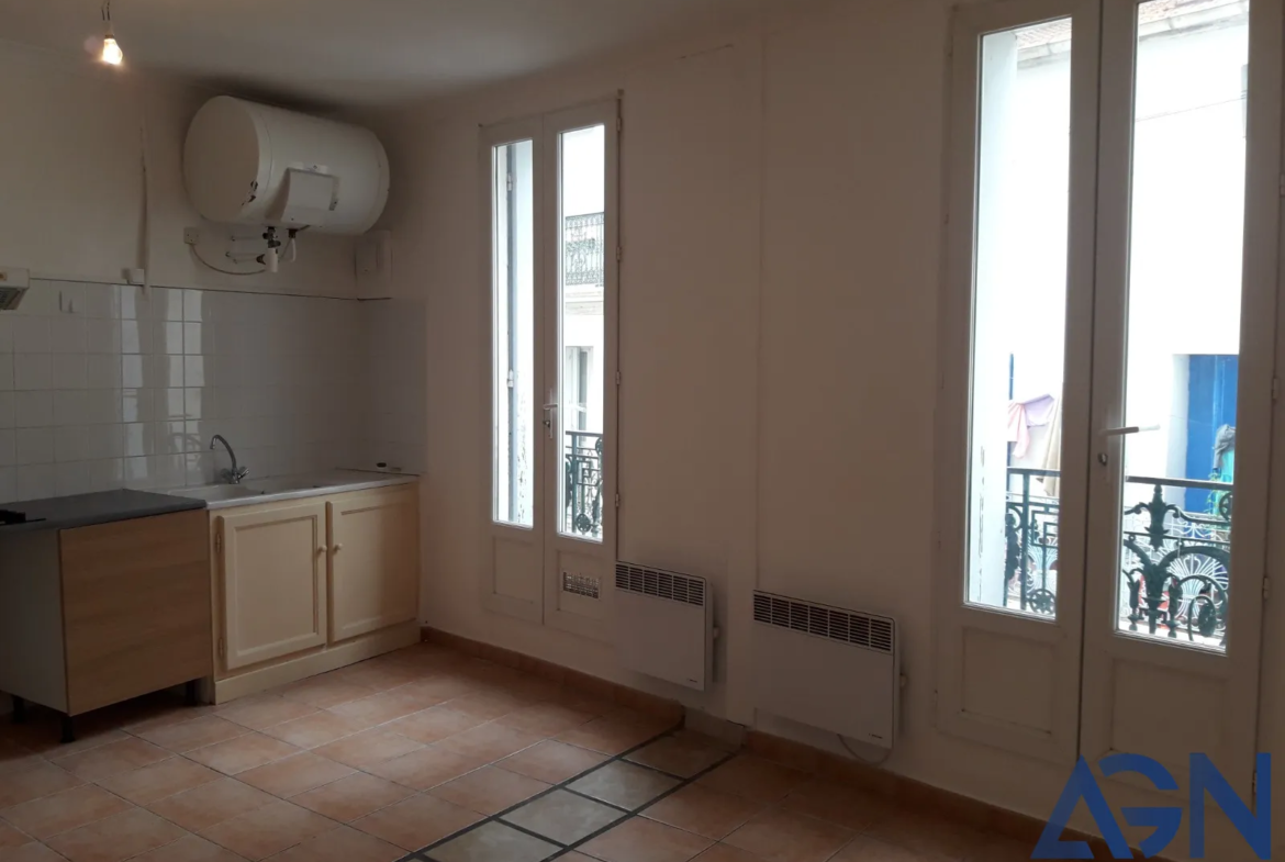 À vendre : Appartement 2 pièces de 45,71 m² avec cour à Béziers 