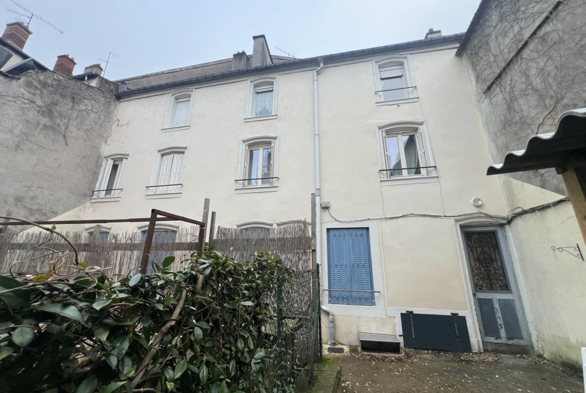 À vendre : Appartement T2 à rénover dans le quartier Charles III à Nancy 