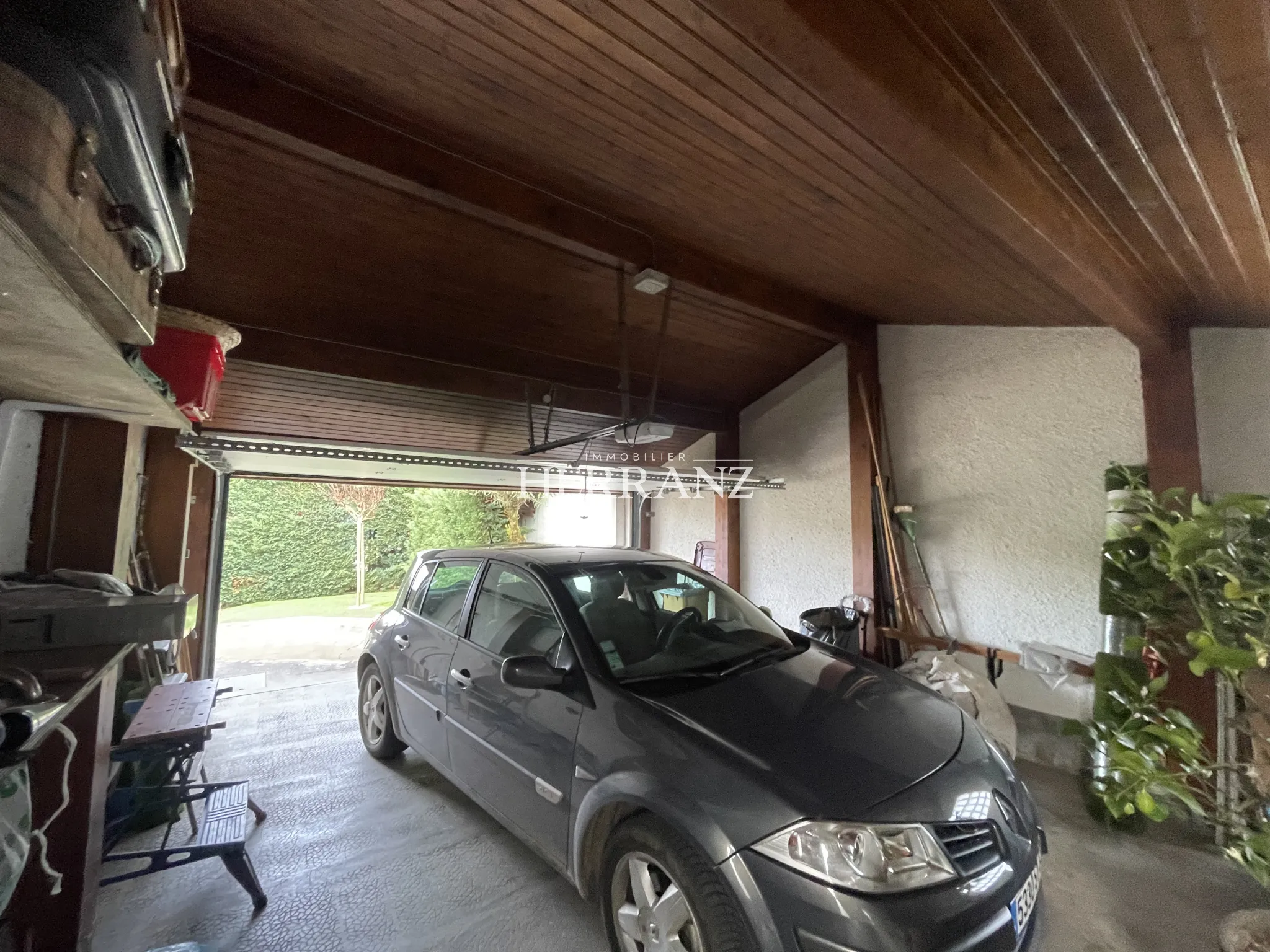 Maison de plain-pied à Libourne avec garage et jardin 